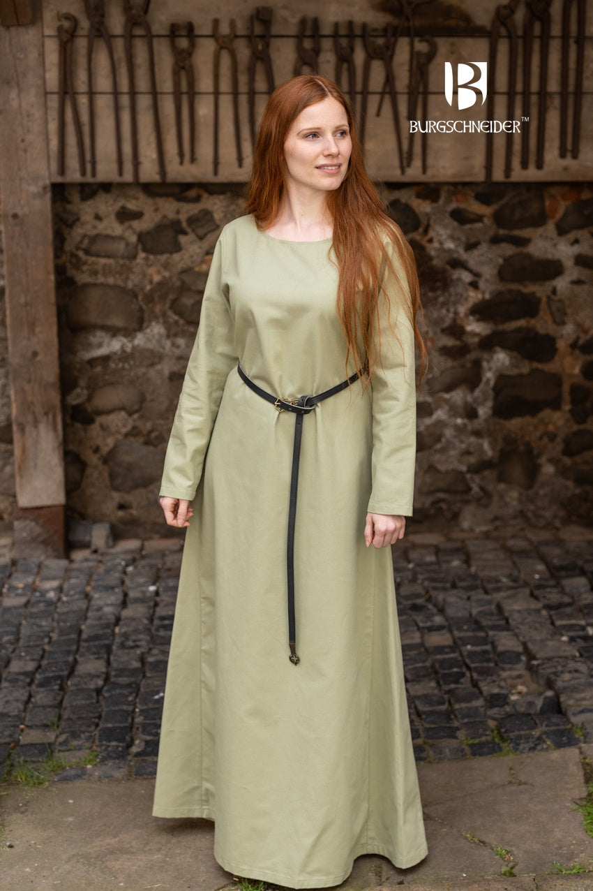 Under Dress Freya in Spring Green, showcasing its sturdy cotton fabric and authentic design, perfect for summer wear.