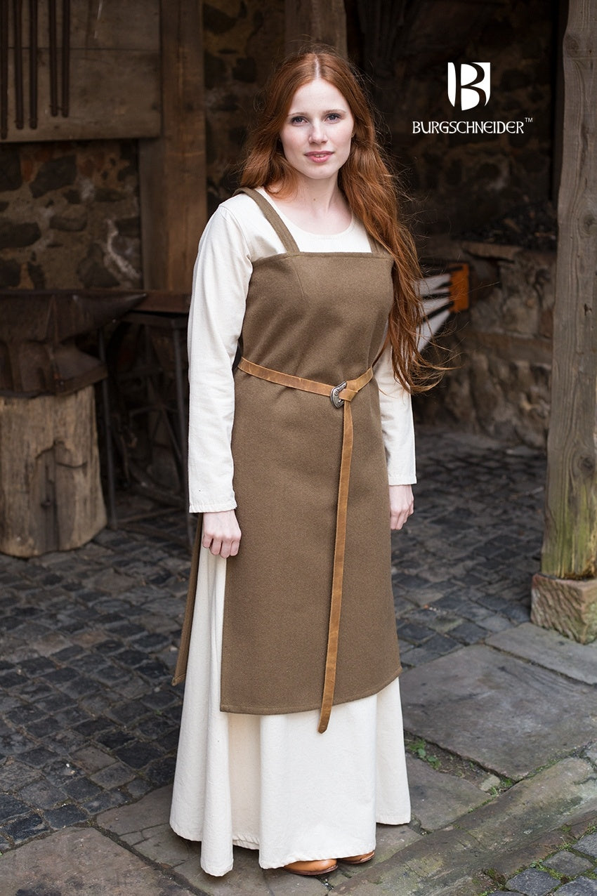 Viking Dress Jodis in Autumn Green, made of durable wool felt, featuring a straight cut and side slits for movement.