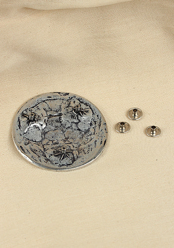 Viking Rivet-Plate Antique Silver, a decorative armor-mount for leather products, featuring a stylish antique finish and durable zinc material.