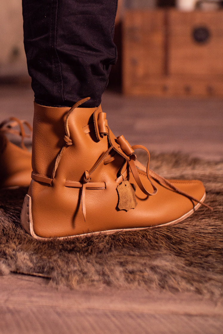 Viking Shoes Floki in brown leather with unique two-flap closure and knot detail, showcasing medieval style.