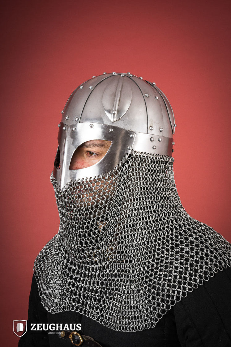 Viking Spectacle Helmet with Aventail featuring a polished finish and chain spike, designed for comfort and visibility.