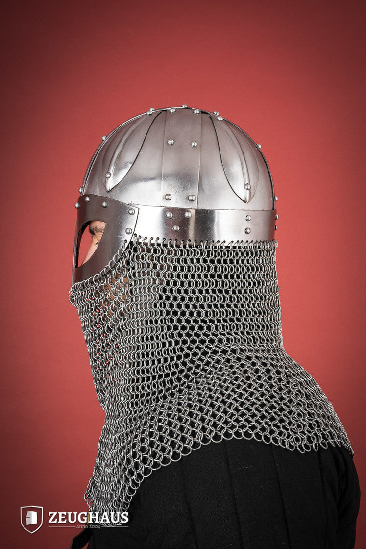 Viking Spectacle Helmet with Aventail featuring a polished finish and chain spike, designed for comfort and visibility.