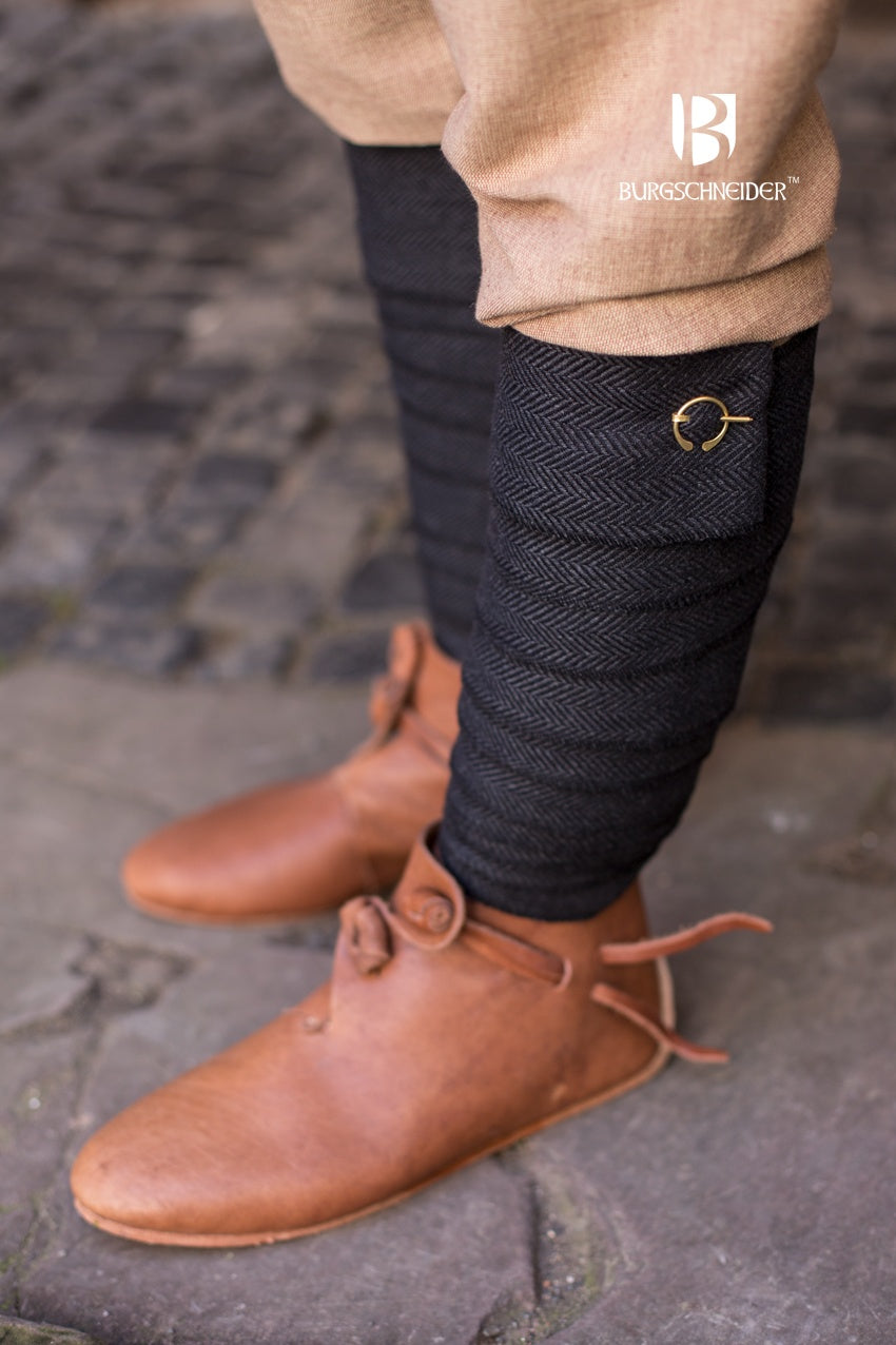 Winingas Asgar Herringbone in Black and Grey, showcasing the intricate herringbone pattern and high-quality fabric.