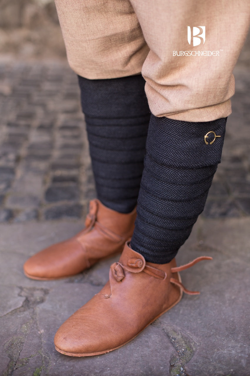 Winingas Asgar Herringbone in Black and Grey, showcasing the intricate herringbone pattern and high-quality fabric.