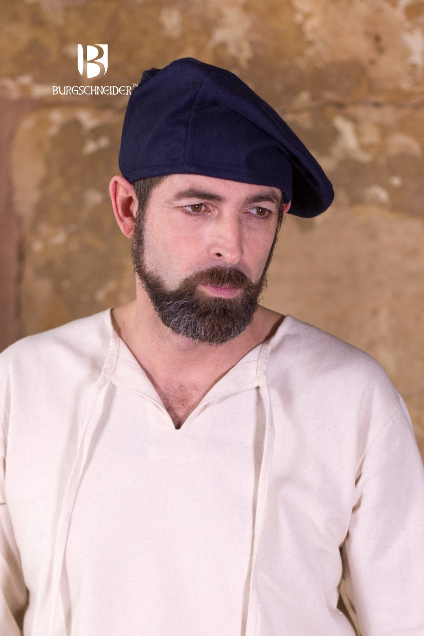 Wool Beret Harald in Blue, showcasing its classic design and rich color, perfect for historical costumes and modern fashion.
