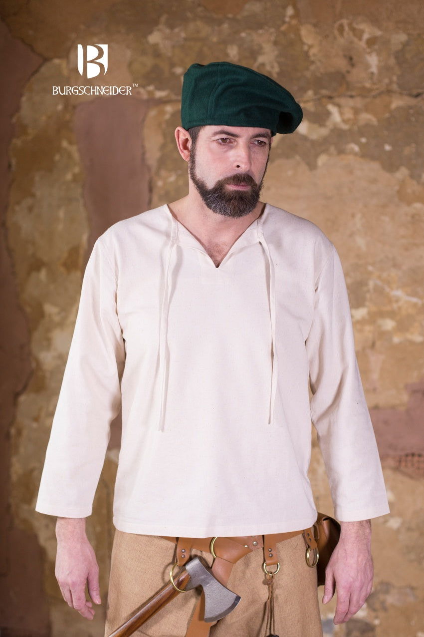 A stylish green wool beret, showcasing its classic design and soft texture, perfect for costumes and everyday wear.