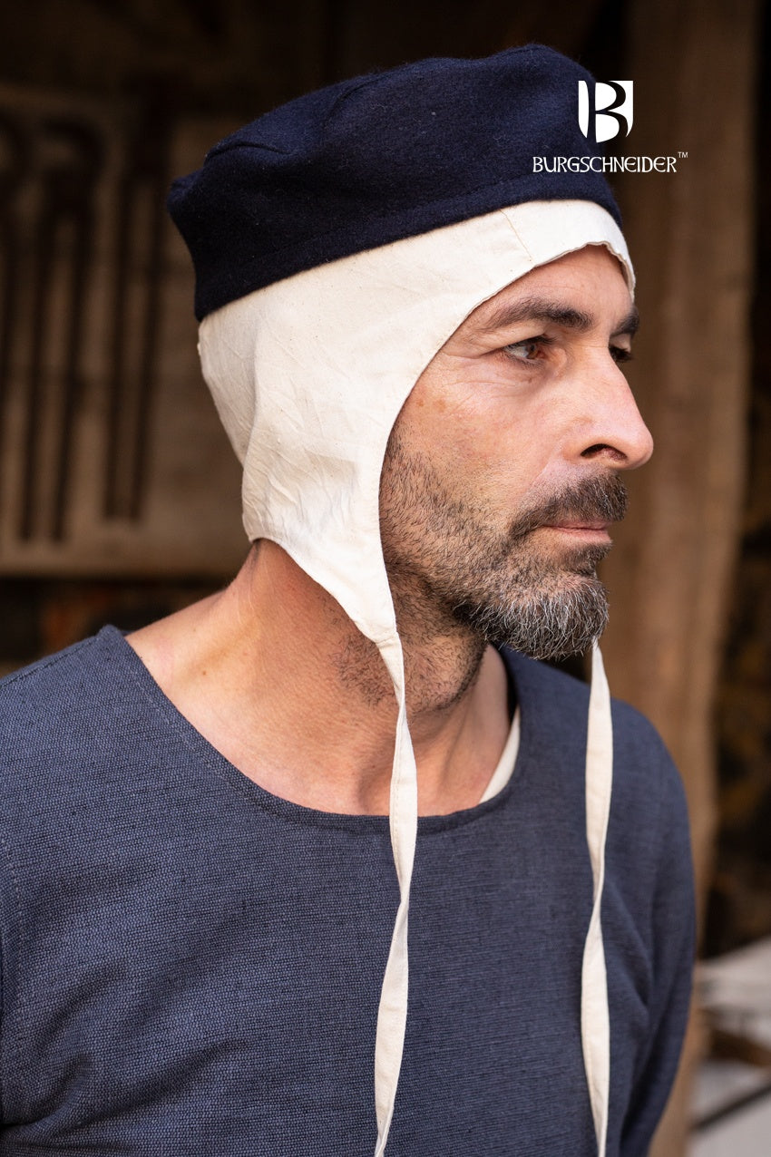 Wool Cap Hugo Blue, a round medieval cap made of durable wool felt, featuring a flat top design.