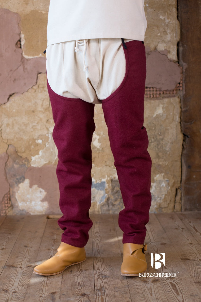 Wool Chausses Bernulf Red, featuring a close-fitting design, made from high-quality wool, perfect for medieval reenactments.