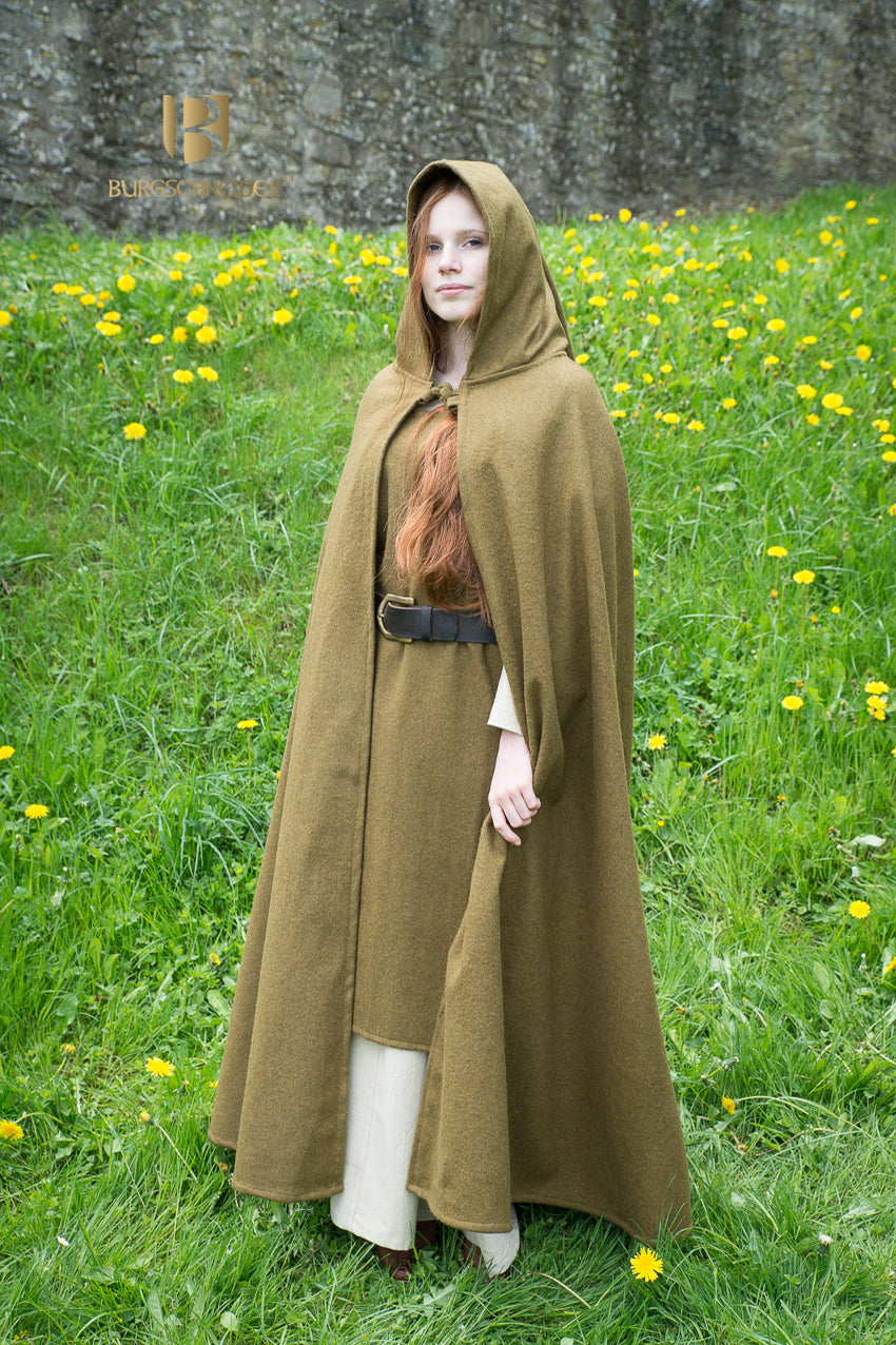 Wool Hooded Cloak Hibernus in Autumn Green, featuring a pointed hood and heavy wool felt material, perfect for medieval enthusiasts.