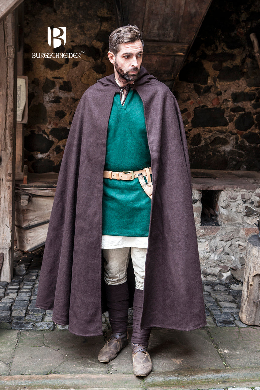 Wool Hooded Cloak Hibernus in Brown, featuring a pointed hood and heavy wool felt material, perfect for medieval enthusiasts.