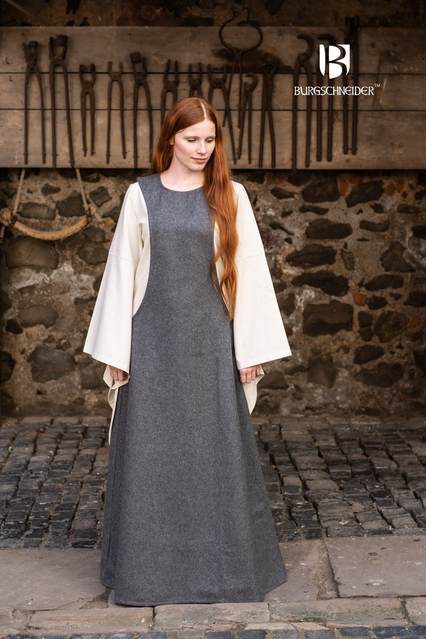 Wool Surcot Albrun Grey featuring wide armholes and durable wool felt, ideal for LARP and historical reenactments.