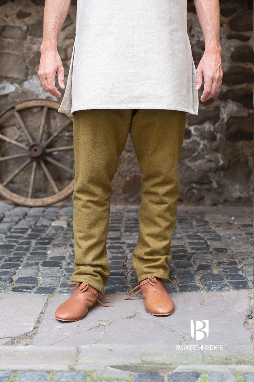Wool Thorsberg Pants Fenris in Autumn Green, showcasing authentic early medieval design and high-quality wool felt fabric.