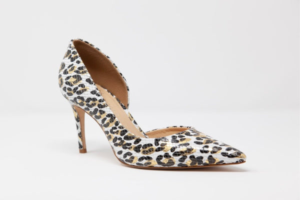 Amber Aziza mid heel D’Orsay silhouette pump in genuine leather, featuring a pointed toe and a 3.3-inch slim leather-covered heel.