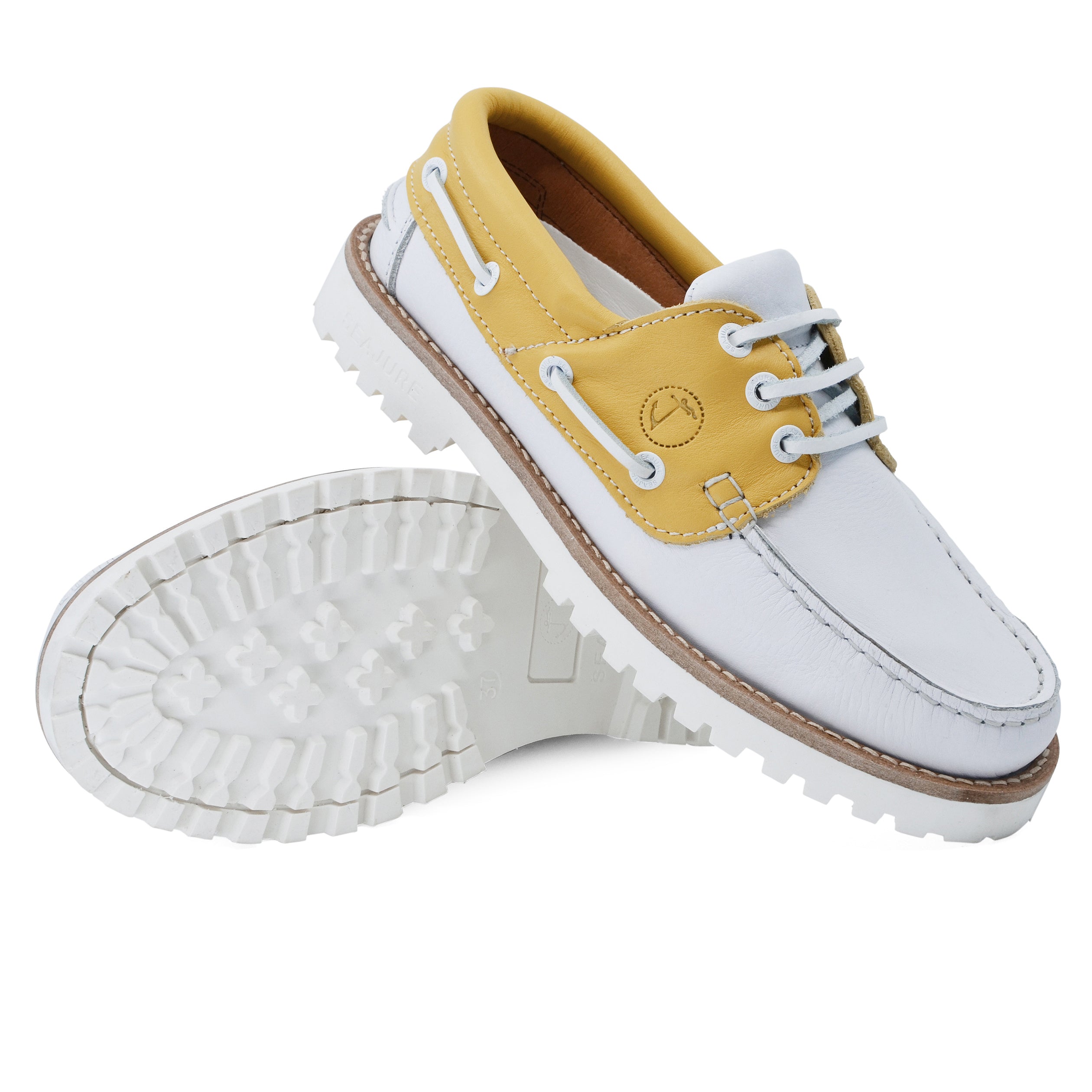 Seajure Quirimbas women boat shoe in elegant design, showcasing high-quality leather and durable sole.