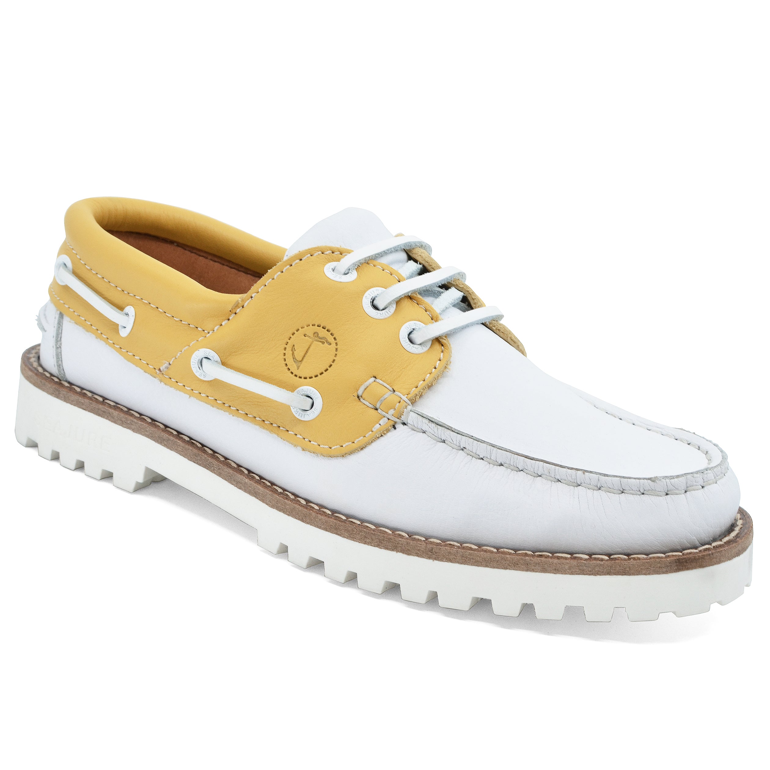 Seajure Quirimbas women boat shoe in elegant design, showcasing high-quality leather and durable sole.