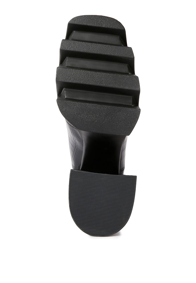 Bounty High Platform Heel Chelsea Boots featuring a chunky heel and sleek design, perfect for autumn and winter fashion.