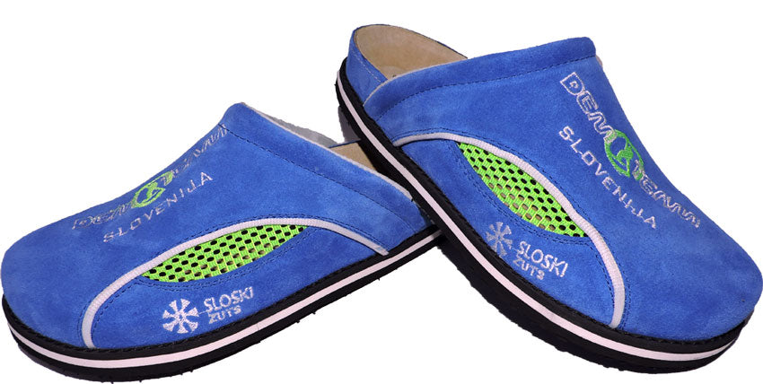 DemoTeam 3055 Pantoletten in Hellblau, sportliches Design, inspiriert vom Slowenien Team.