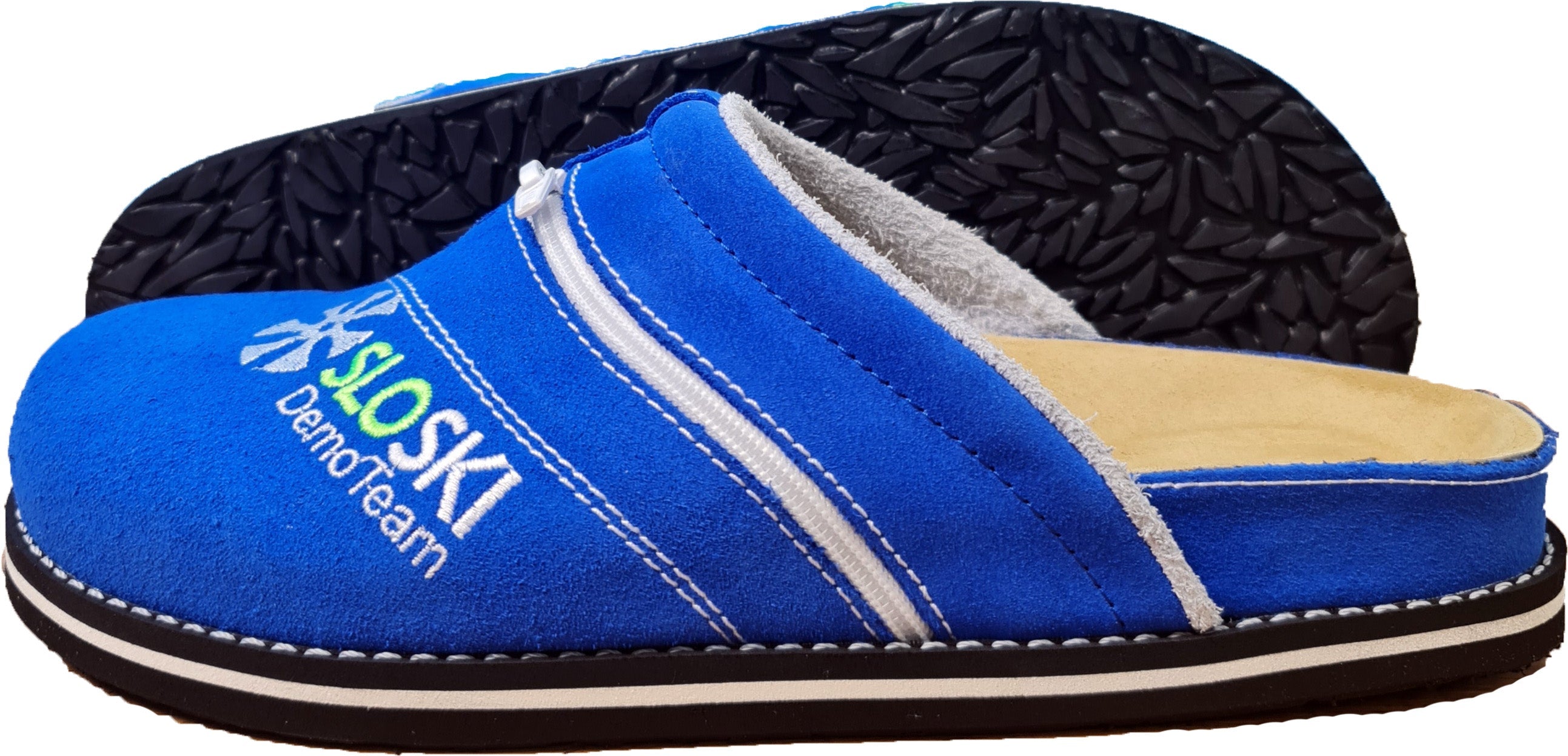 DemoTeam 3052 Pantoletten in Hellblau, sportliches Design für Fans des Slowenien Teams.