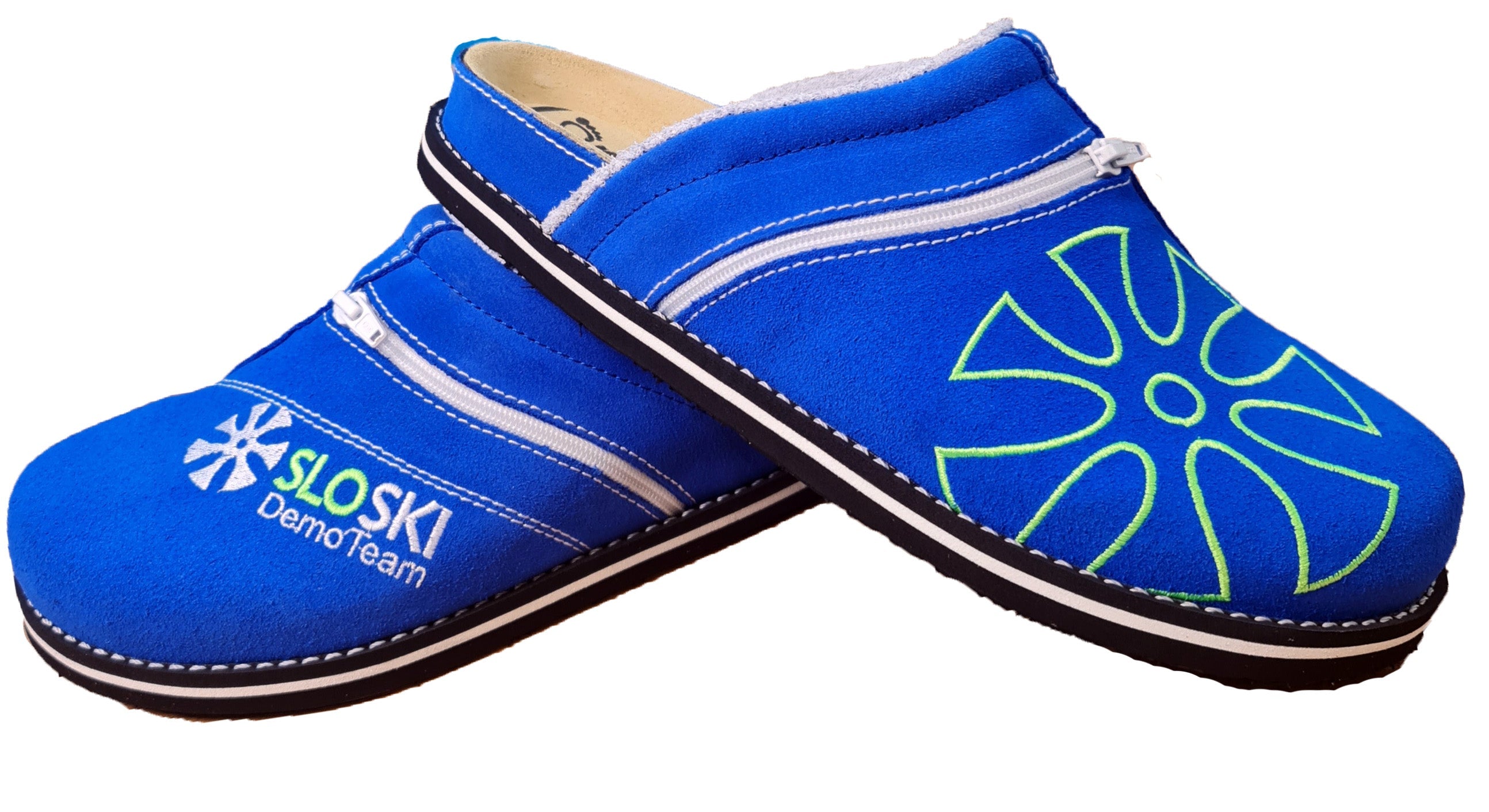 DemoTeam 3052 Pantoletten in Hellblau, sportliches Design für Fans des Slowenien Teams.