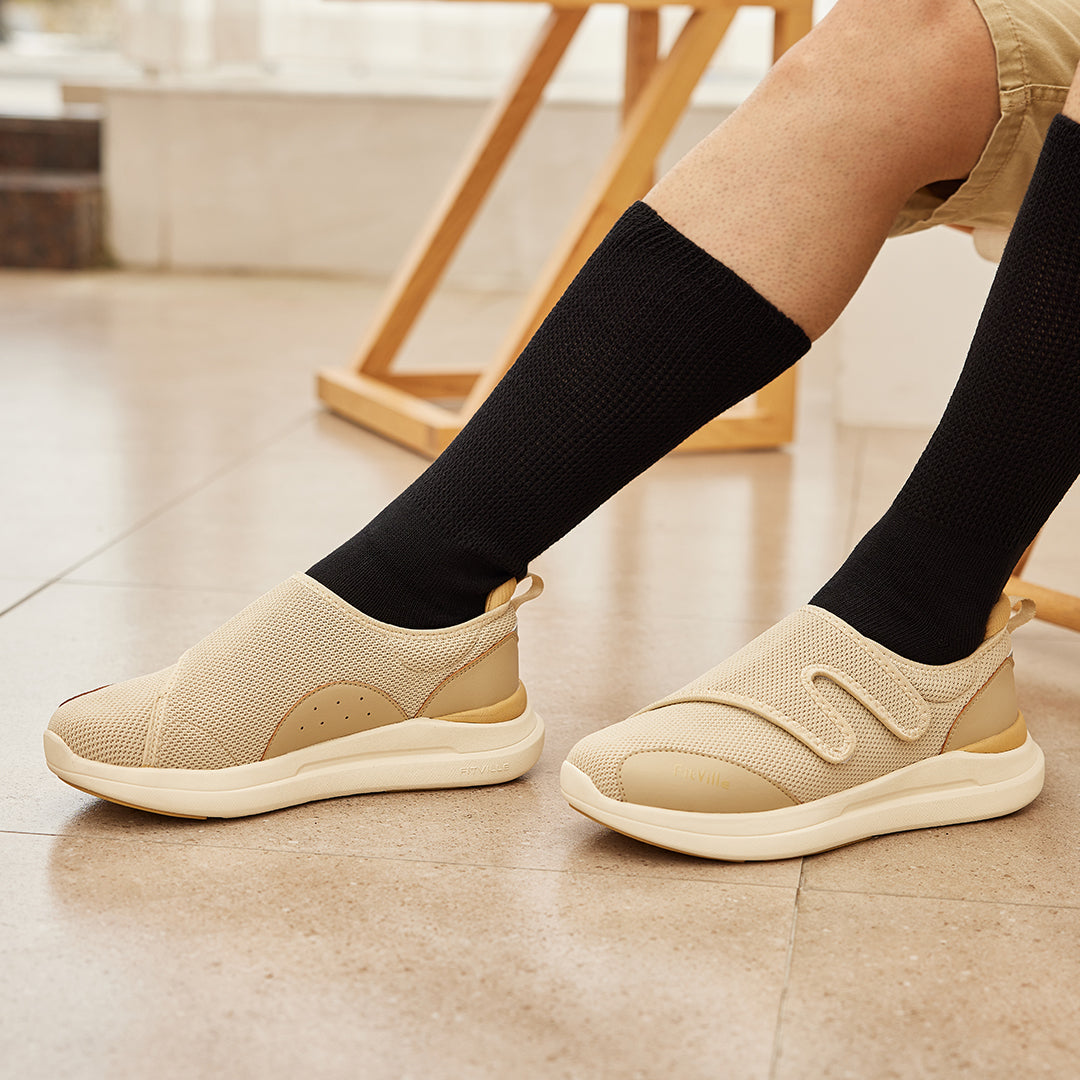 FitVille Men's EasyTop Diabetic Shoes V1 featuring adjustable Velcro straps, deep toe box, and cushioned sole for comfort.