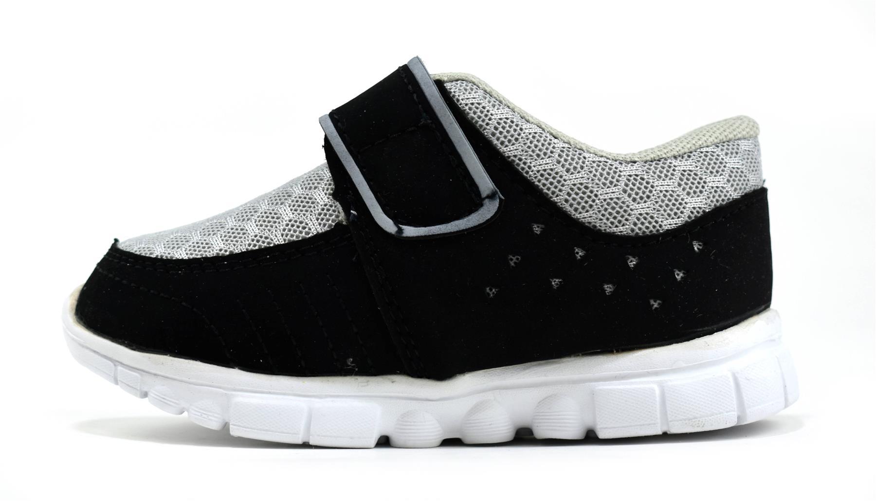 ITR-4911 Black/Silver product showcasing its sleek synthetic design and elegant color combination.