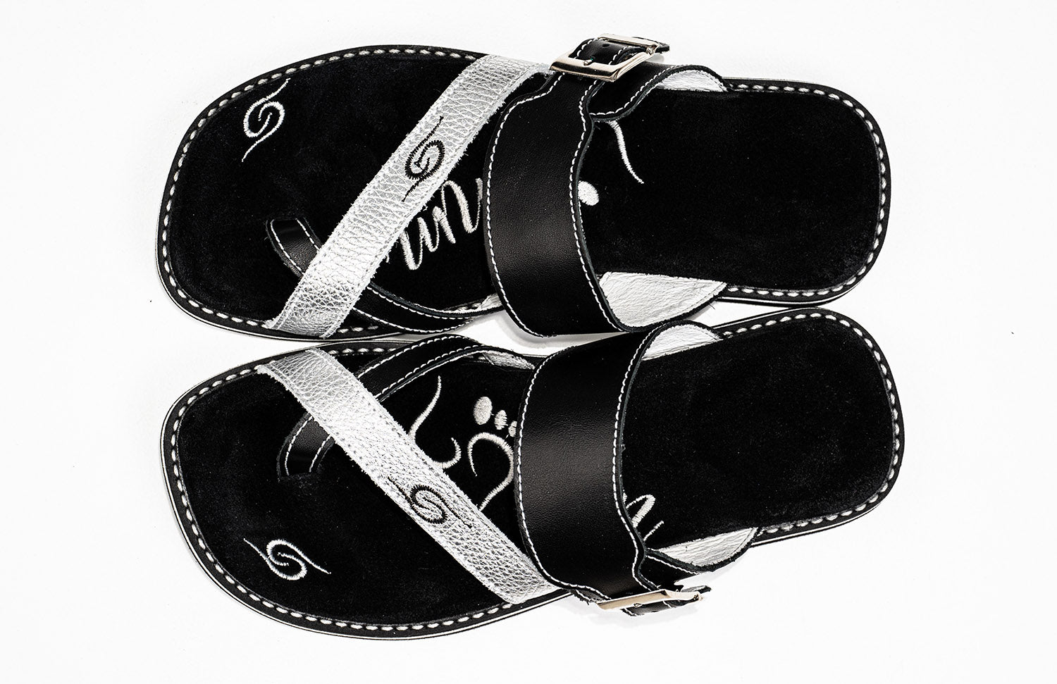 Lily summer shoes made of premium leather with an adjustable strap and anatomical insoles, perfect for warm weather.