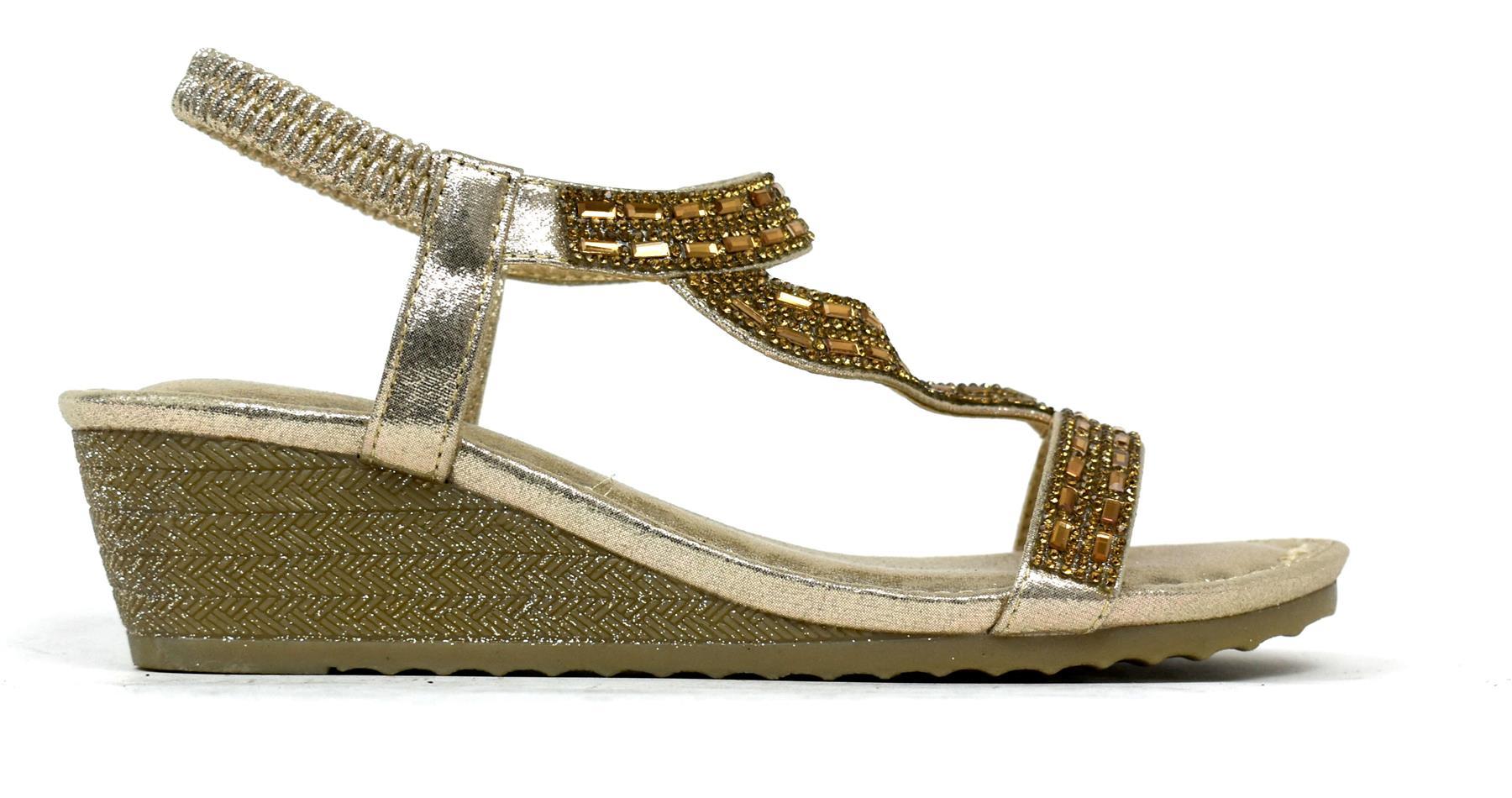 LSA-8026 002 product showcasing its modern design and versatile functionality in a stylish setting.