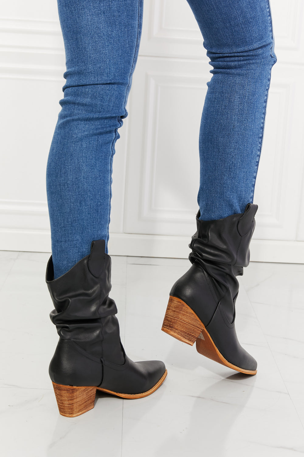 MMShoes Better in Texas Scrunch Cowboy Boots in Black featuring a stylish scrunch design and low block heels.