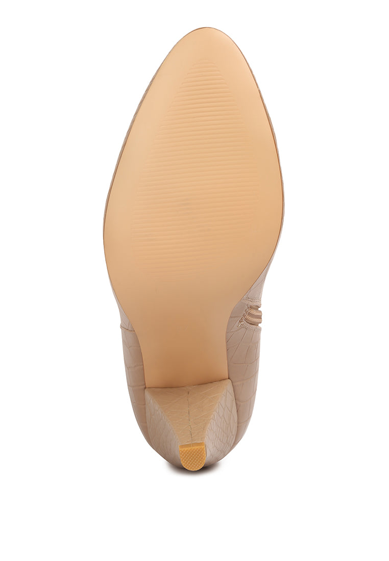 Stylish Rum Rolls Calf Croc Boots featuring a croc texture, pointed heel, and side zipper, perfect for winter outings.