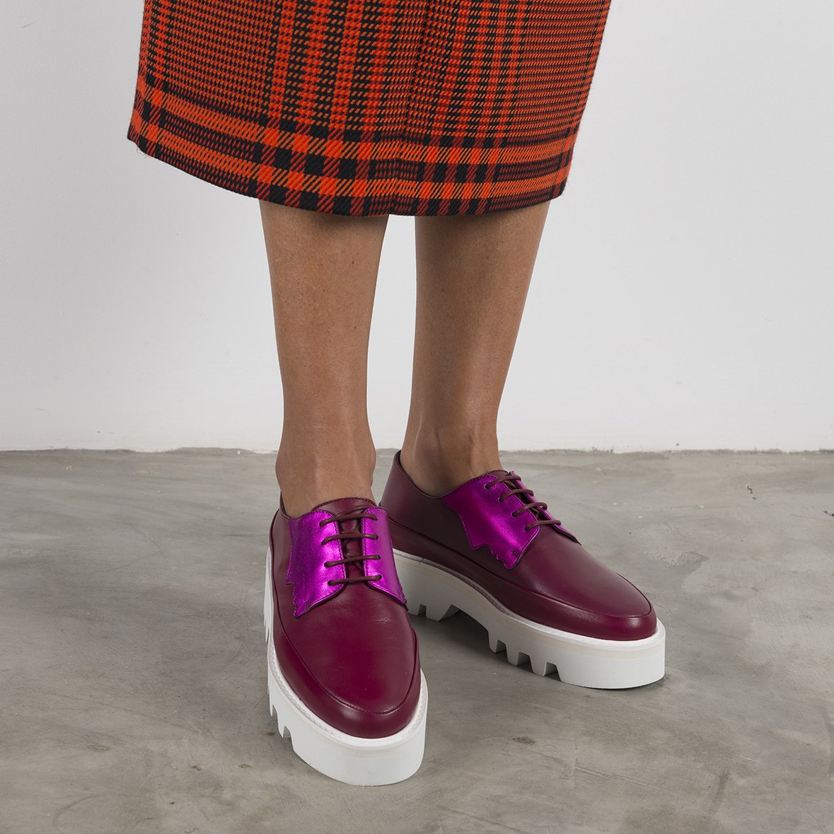 FACED Fuchsia Leather Platform Creepers showcasing vibrant metallic leather and a lightweight sole, handcrafted in Portugal.