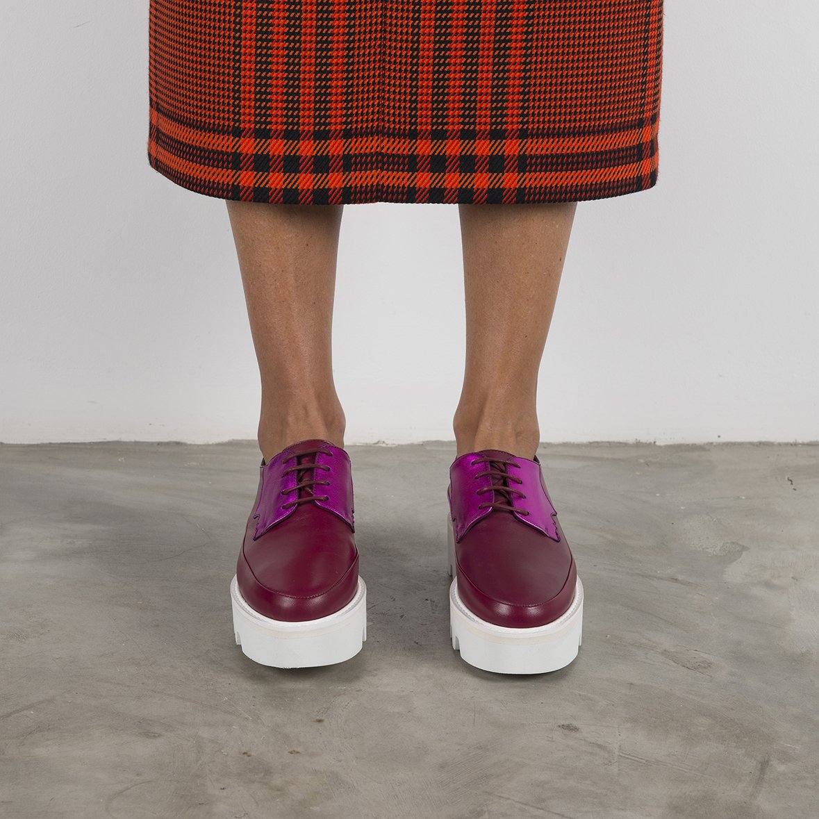FACED Fuchsia Leather Platform Creepers showcasing vibrant metallic leather and a lightweight sole, handcrafted in Portugal.