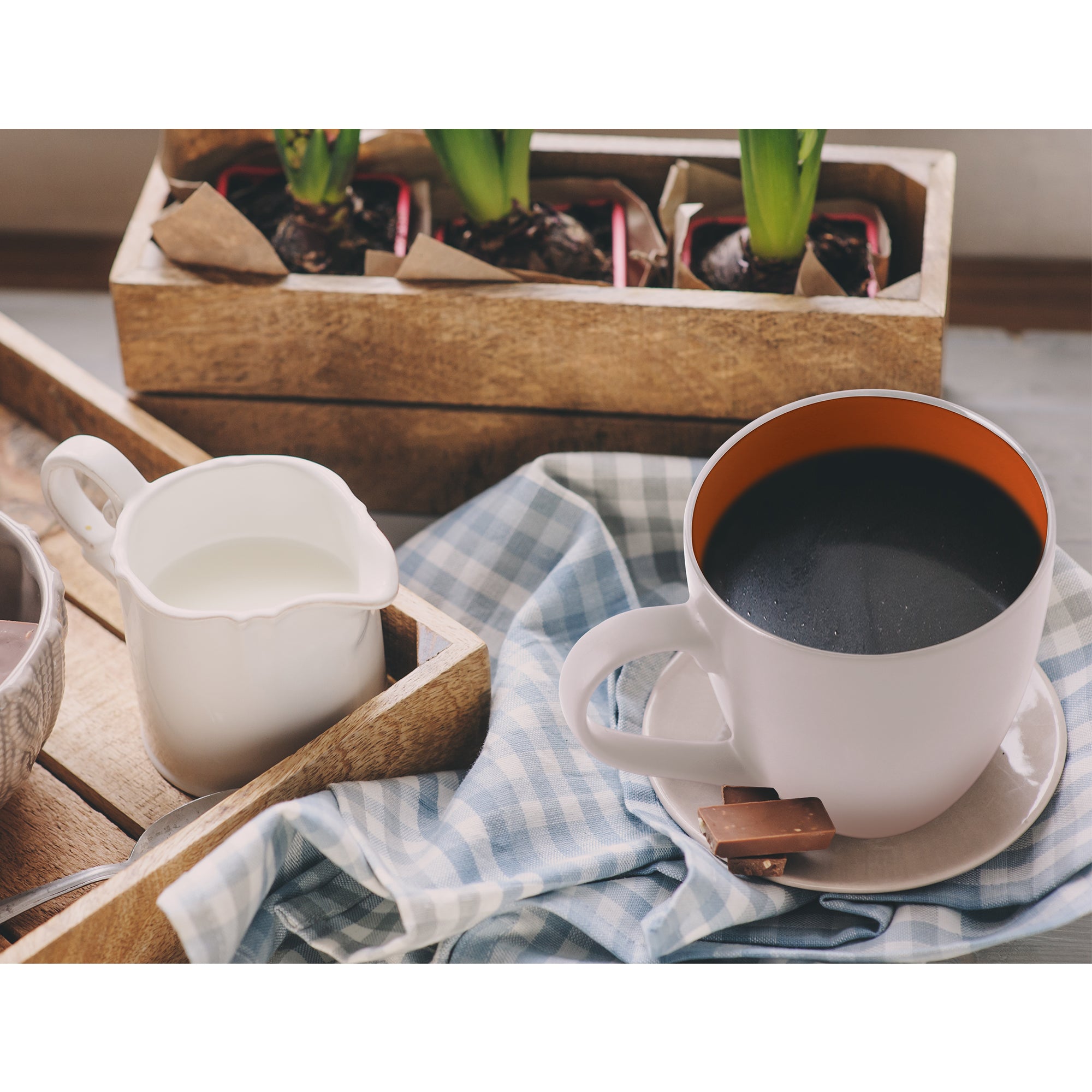 Kaffeetassen Set Le Papillon Kollektion in Weiß, bestehend aus 6 eleganten Steingut Tassen, ideal für Kaffee und Tee.