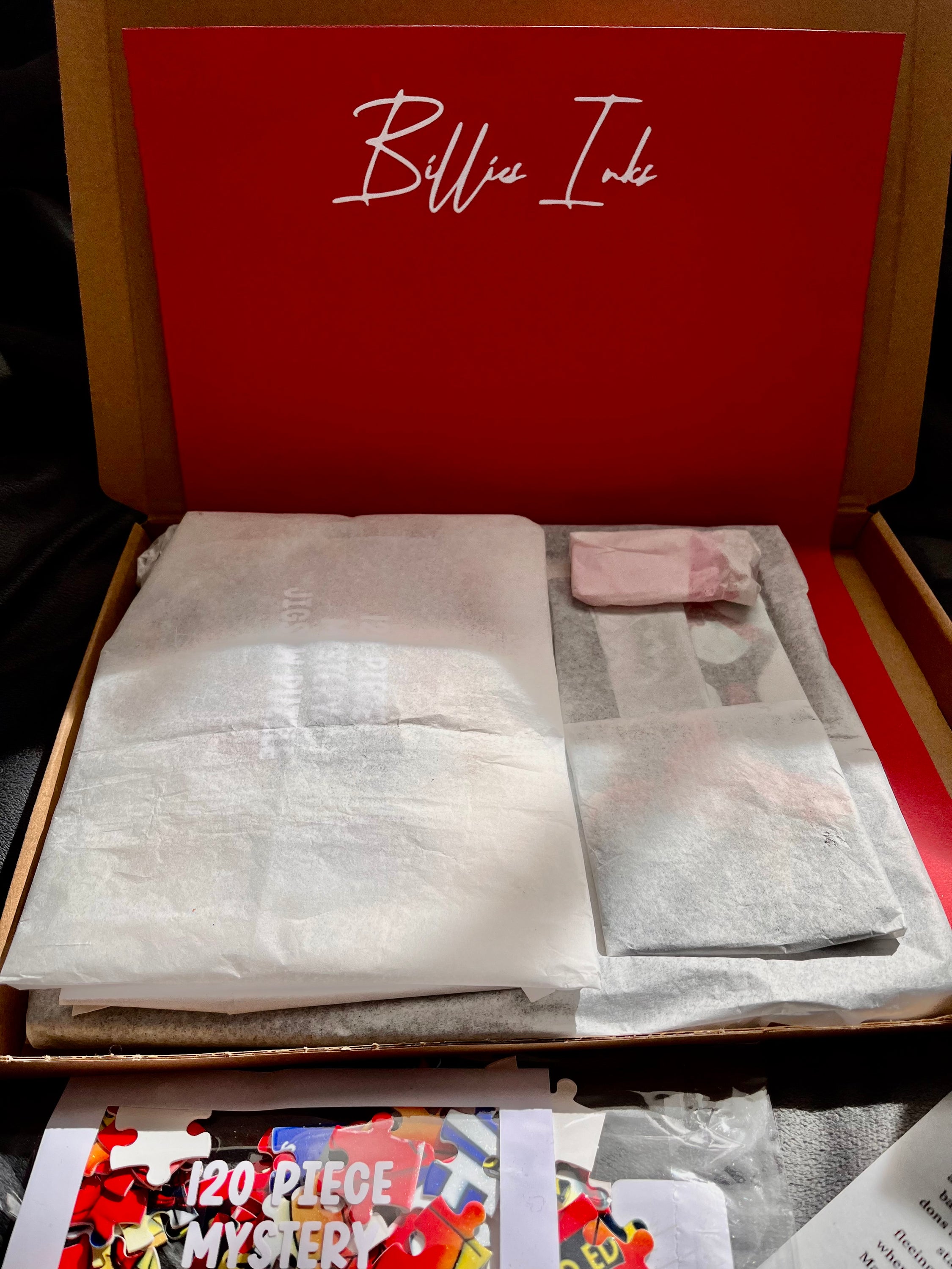 Ultimate Spider-Man Gift Set Part 2 featuring framed comic print, bookmark, keyring, coaster, jigsaw puzzle, and educational materials.