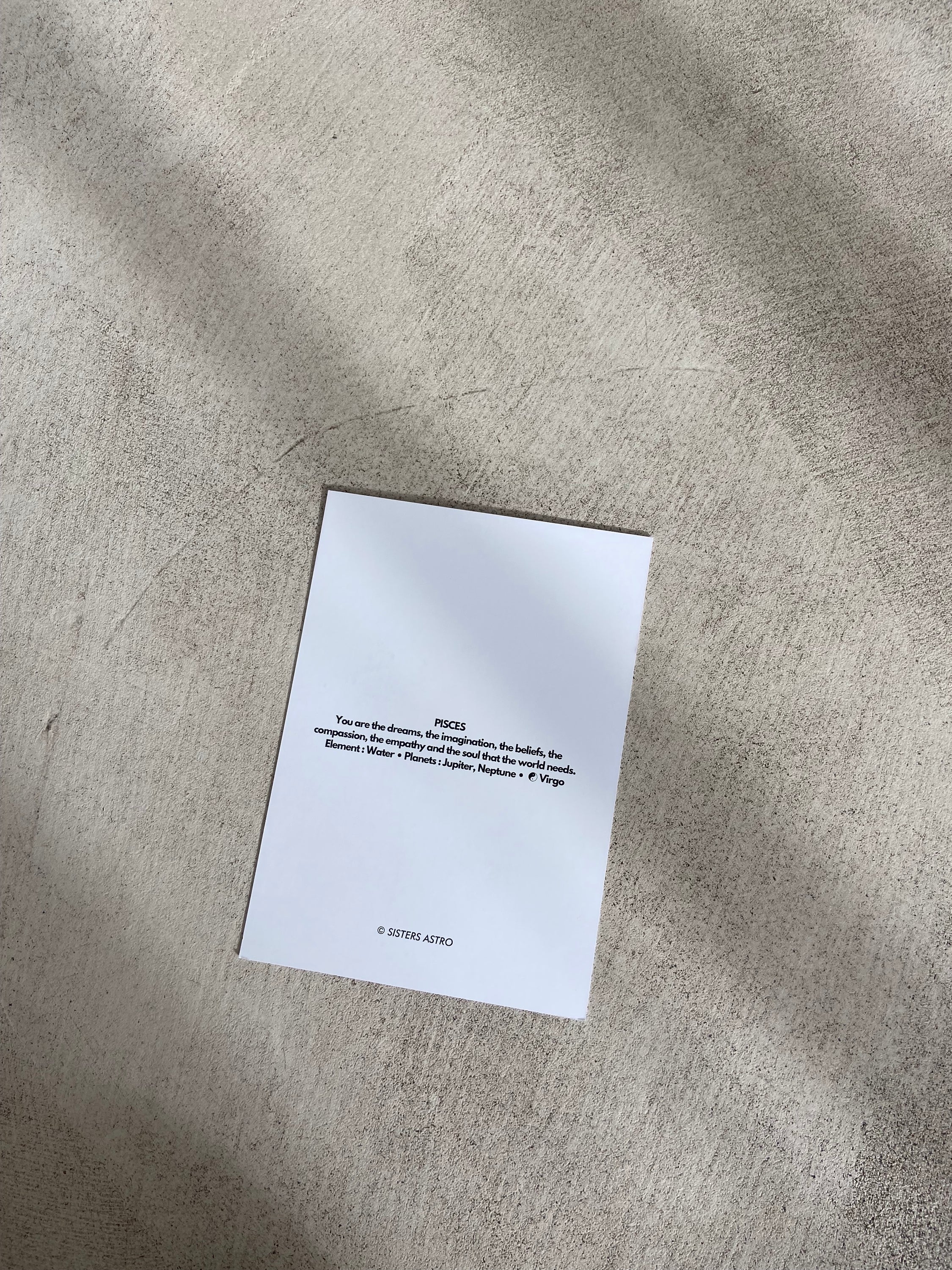 Carte astro BÉLIER avec description et éléments astrologiques, couleur du signe sur le recto.