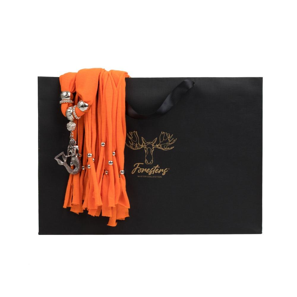 Luxurious solid color cashmere scarf, showcasing its soft texture and elegant drape, perfect for stylish warmth.
