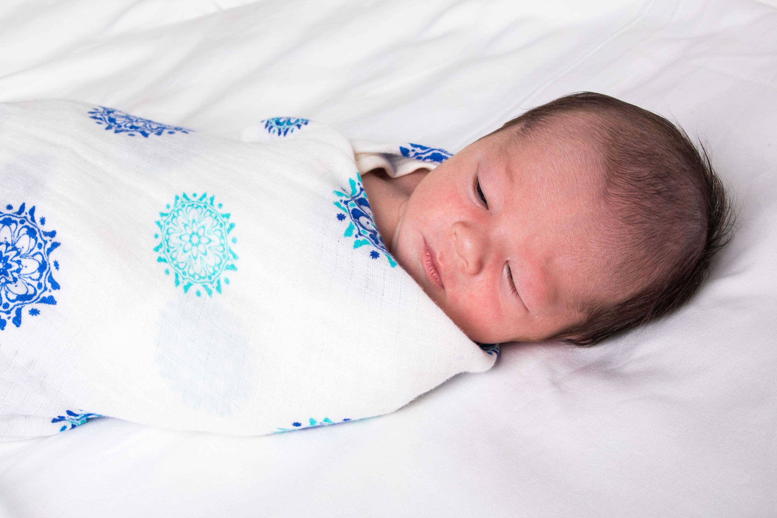 Organic Swaddle - Mandala made from soft GOTS certified cotton, featuring a beautiful mandala design, perfect for wrapping babies comfortably.