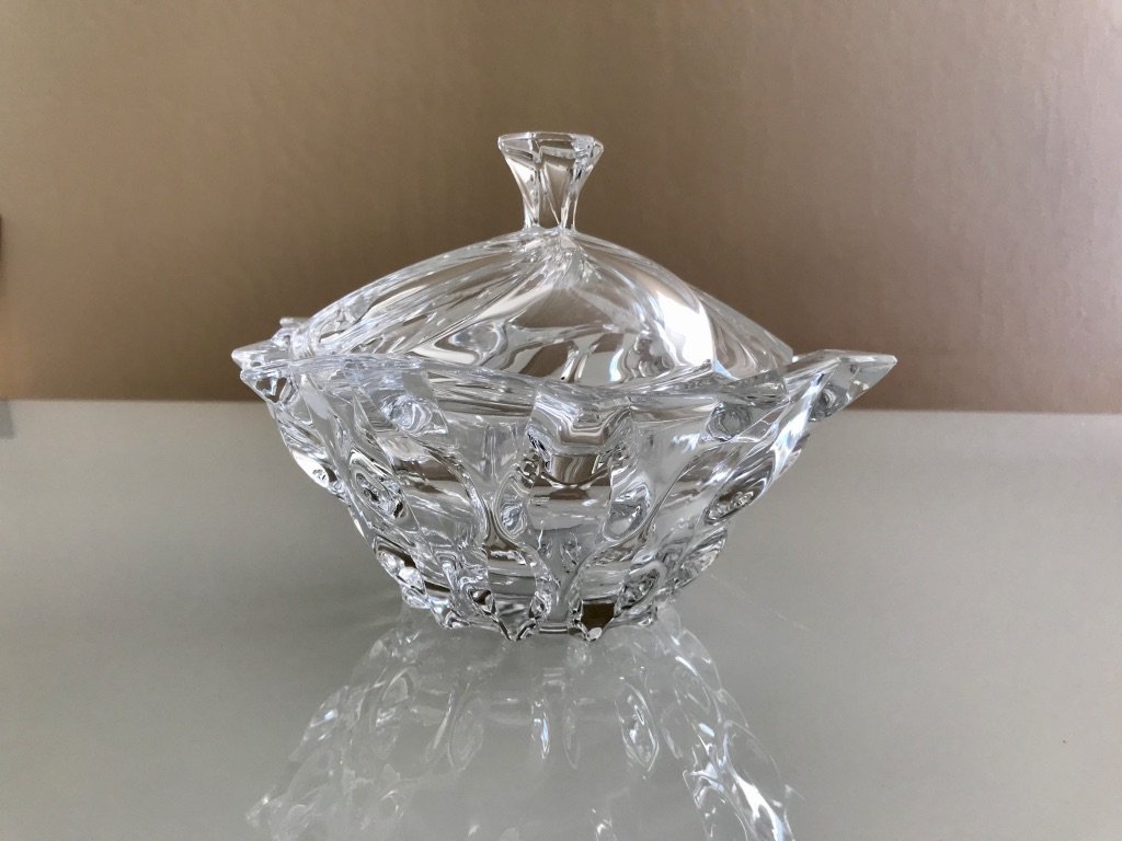 A stunning SAMBA Clear Box vase made of lead-free Czech crystal, showcasing its unique shape and clarity.