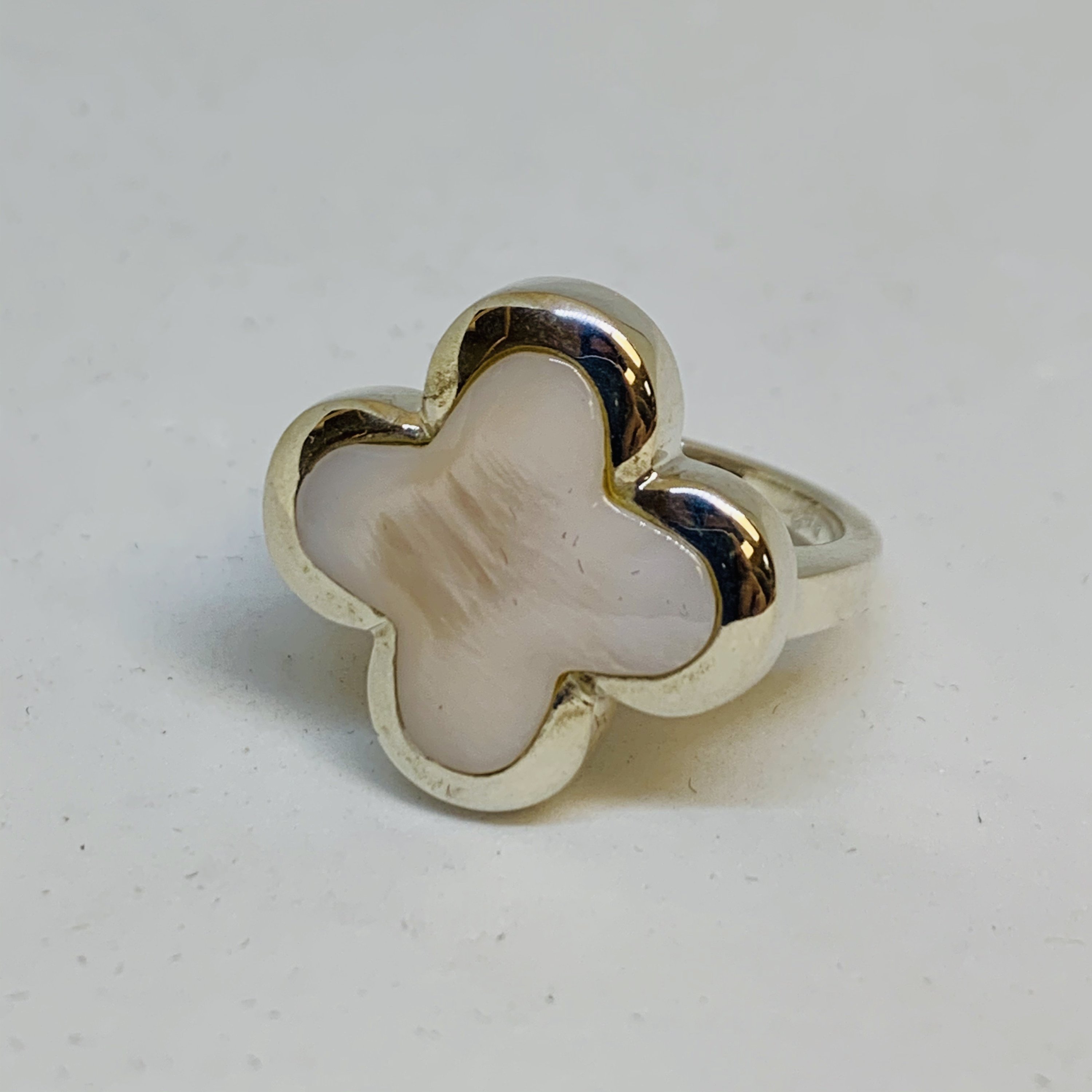 Elegant Silver Mother Of Pearl Ring featuring a round Mother of Pearl stone set in 925 sterling silver, perfect for special occasions.