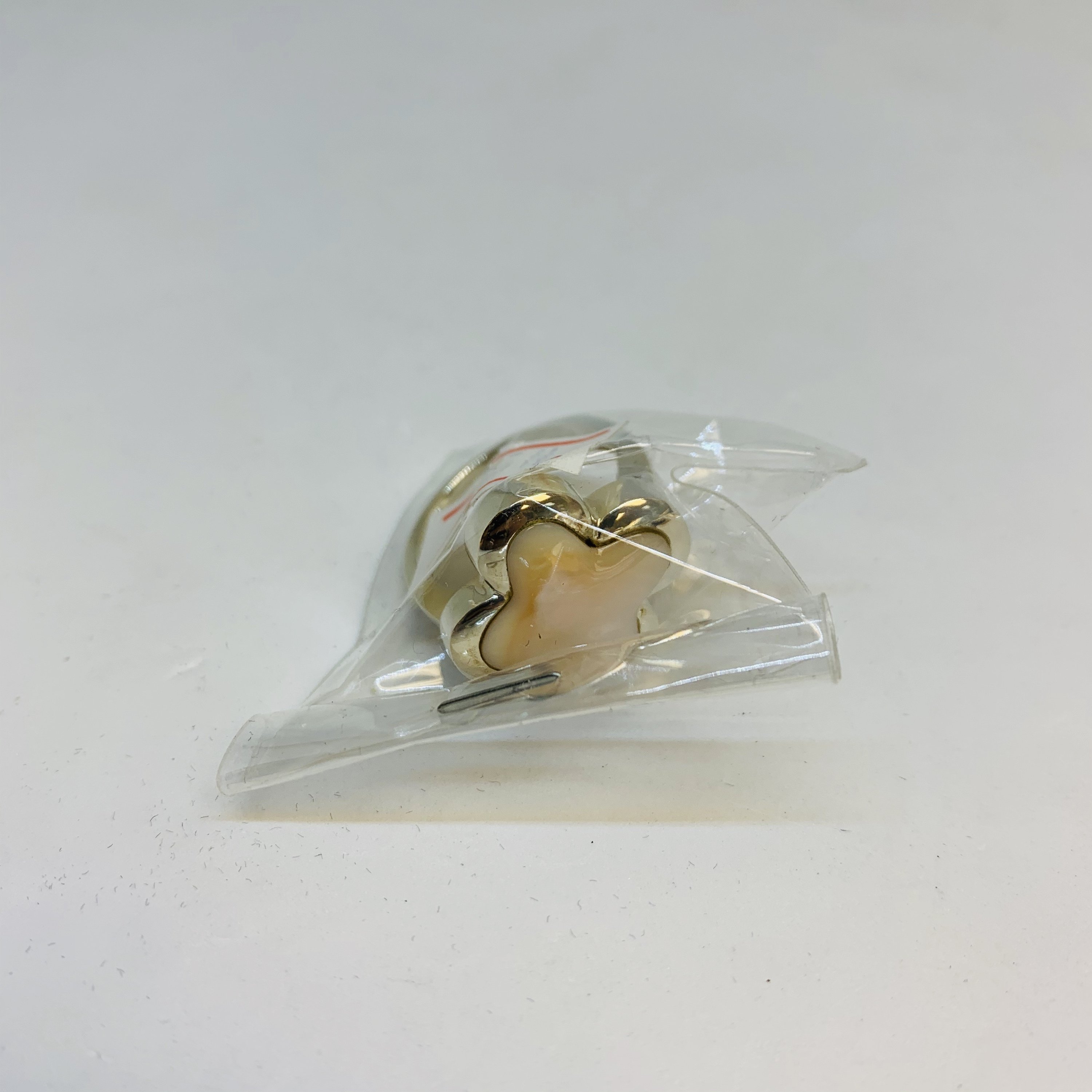 Elegant Silver Mother Of Pearl Ring featuring a round Mother of Pearl stone set in 925 sterling silver, perfect for special occasions.