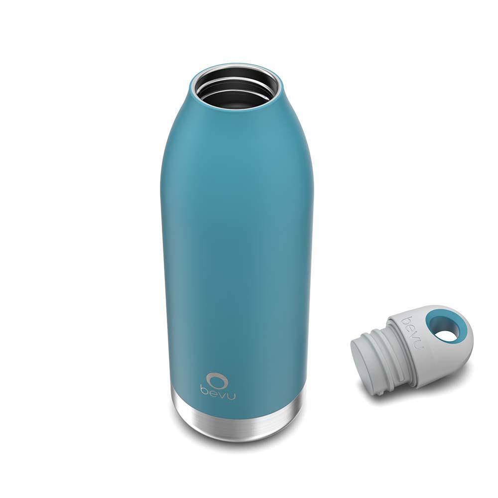 Bevu® Insulated Bottle in Teal color with double vacuum insulation, showcasing its sleek design and comfortable grip.