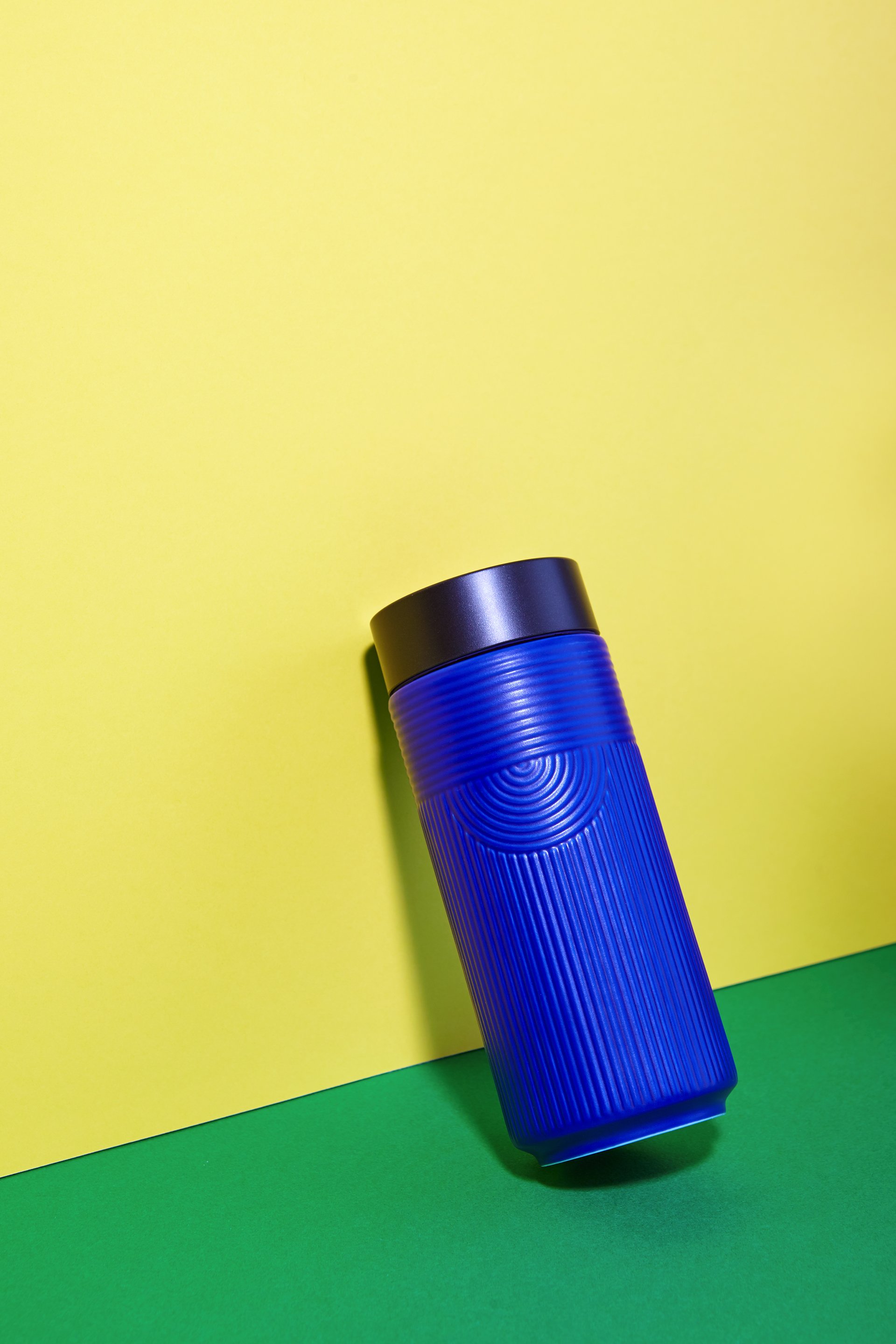 One Direction Travel Tea Mug featuring vibrant street art design and double wall insulation.