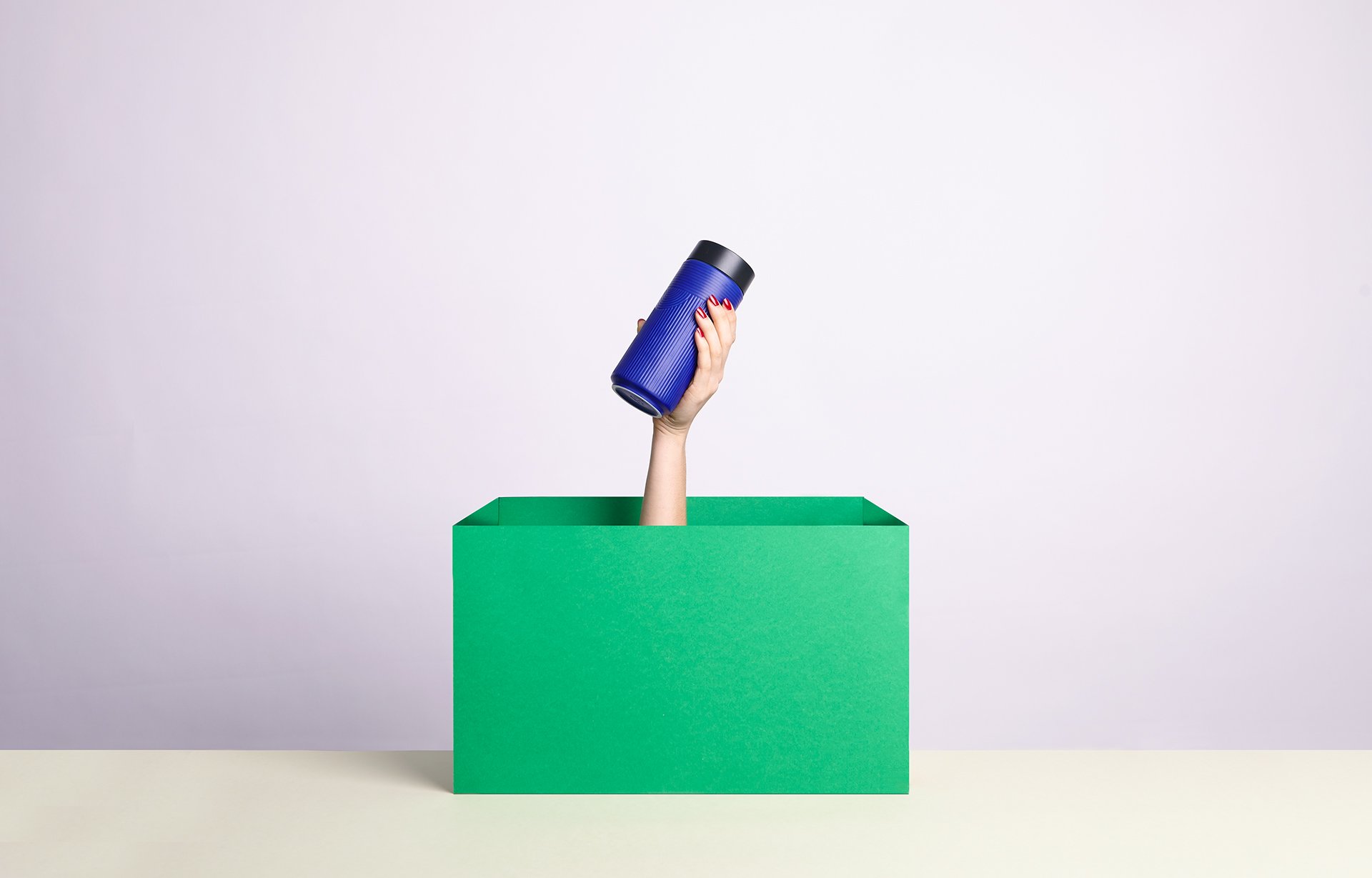 One Direction Travel Tea Mug featuring vibrant street art design and double wall insulation.