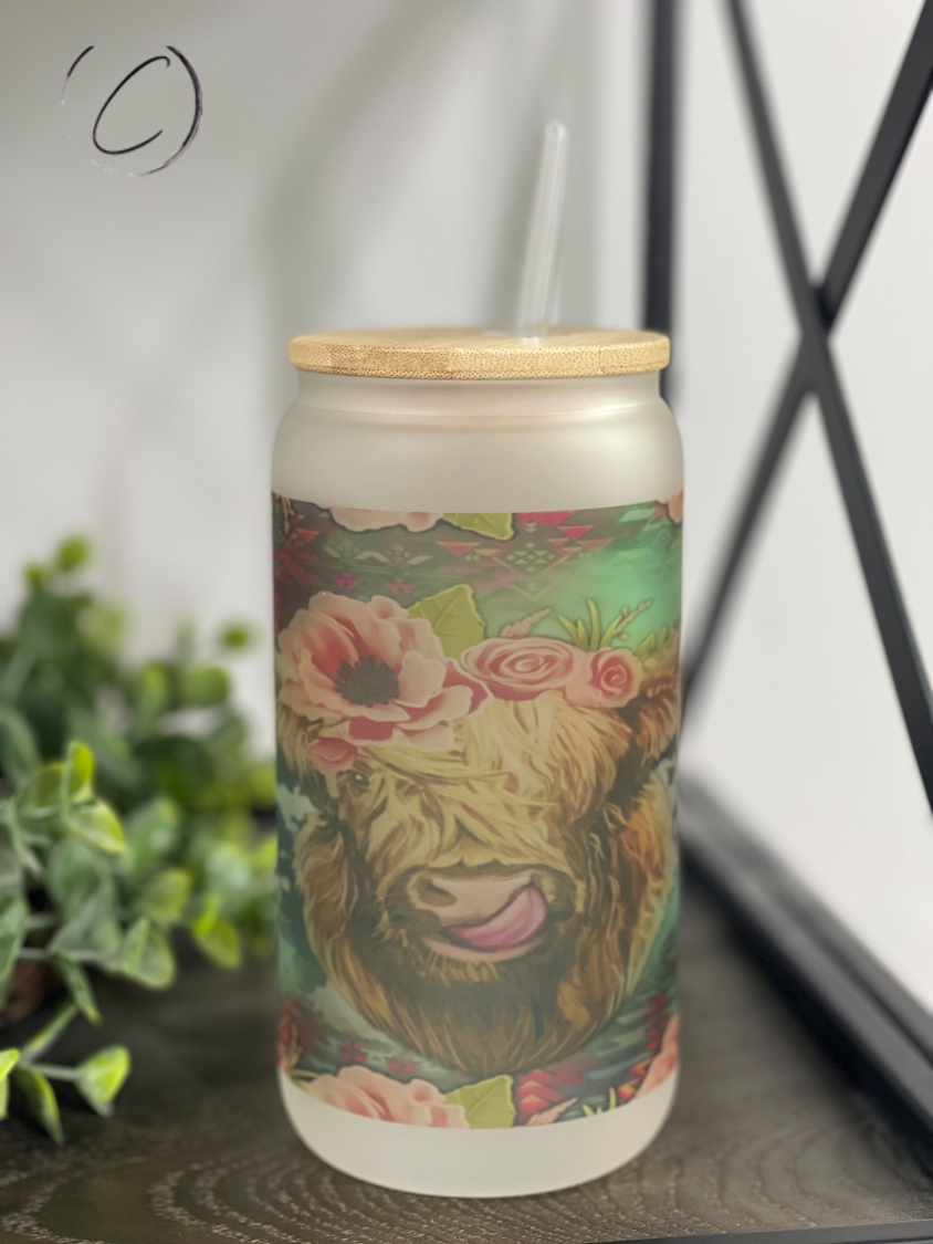 Floral Highland Cow 16oz Libbey Glass with a unique floral design, showcasing its elegant and durable structure.