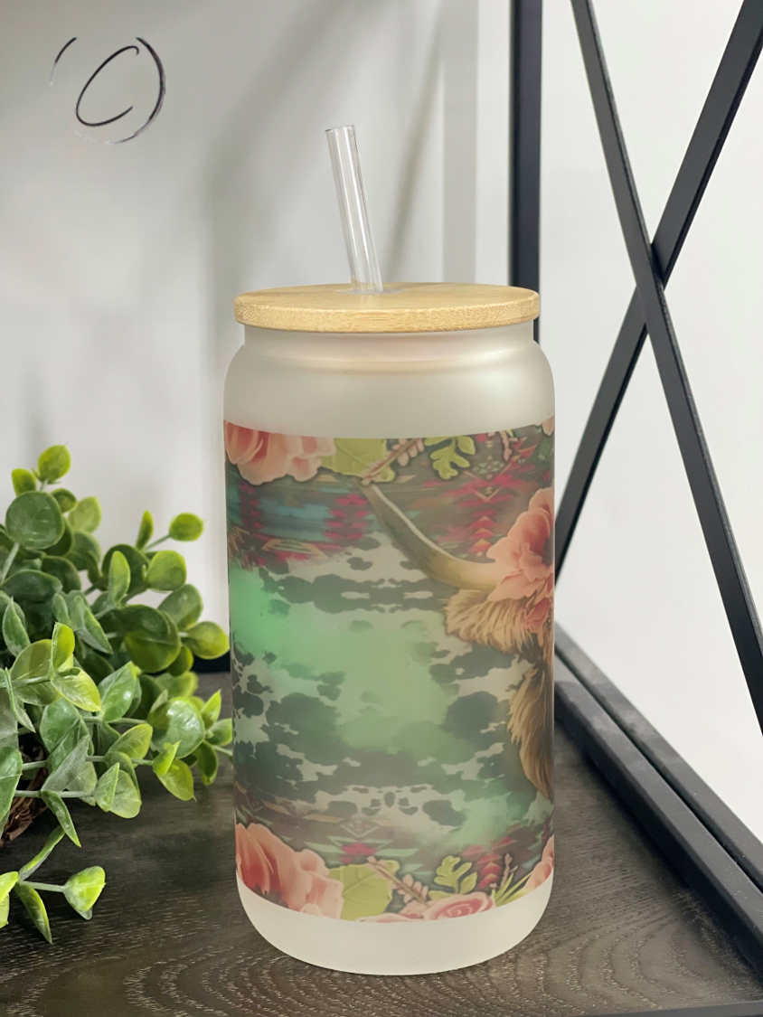 Floral Highland Cow 16oz Libbey Glass with a unique floral design, showcasing its elegant and durable structure.