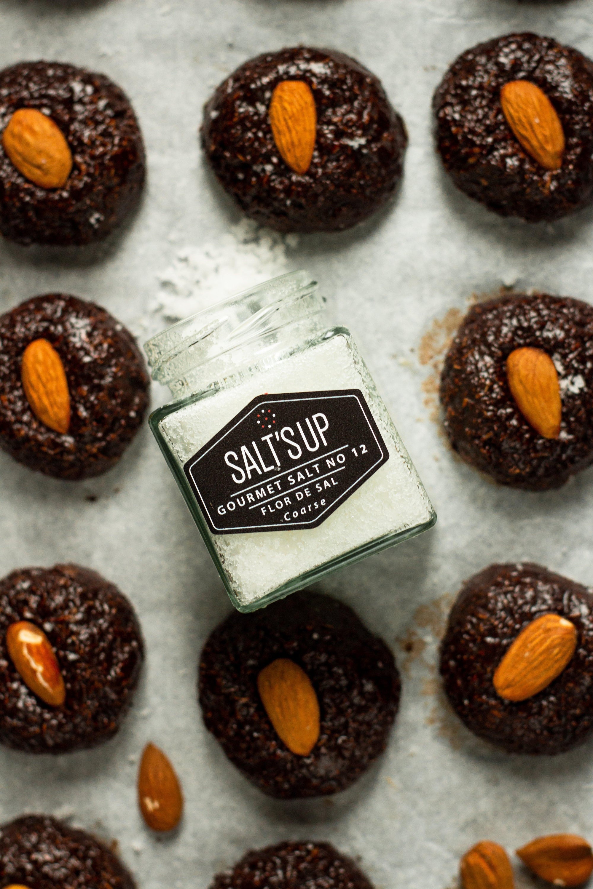 FLOR DE SAL coarse ecopack featuring delicate, flaky salt crystals harvested from Algarve, Portugal.