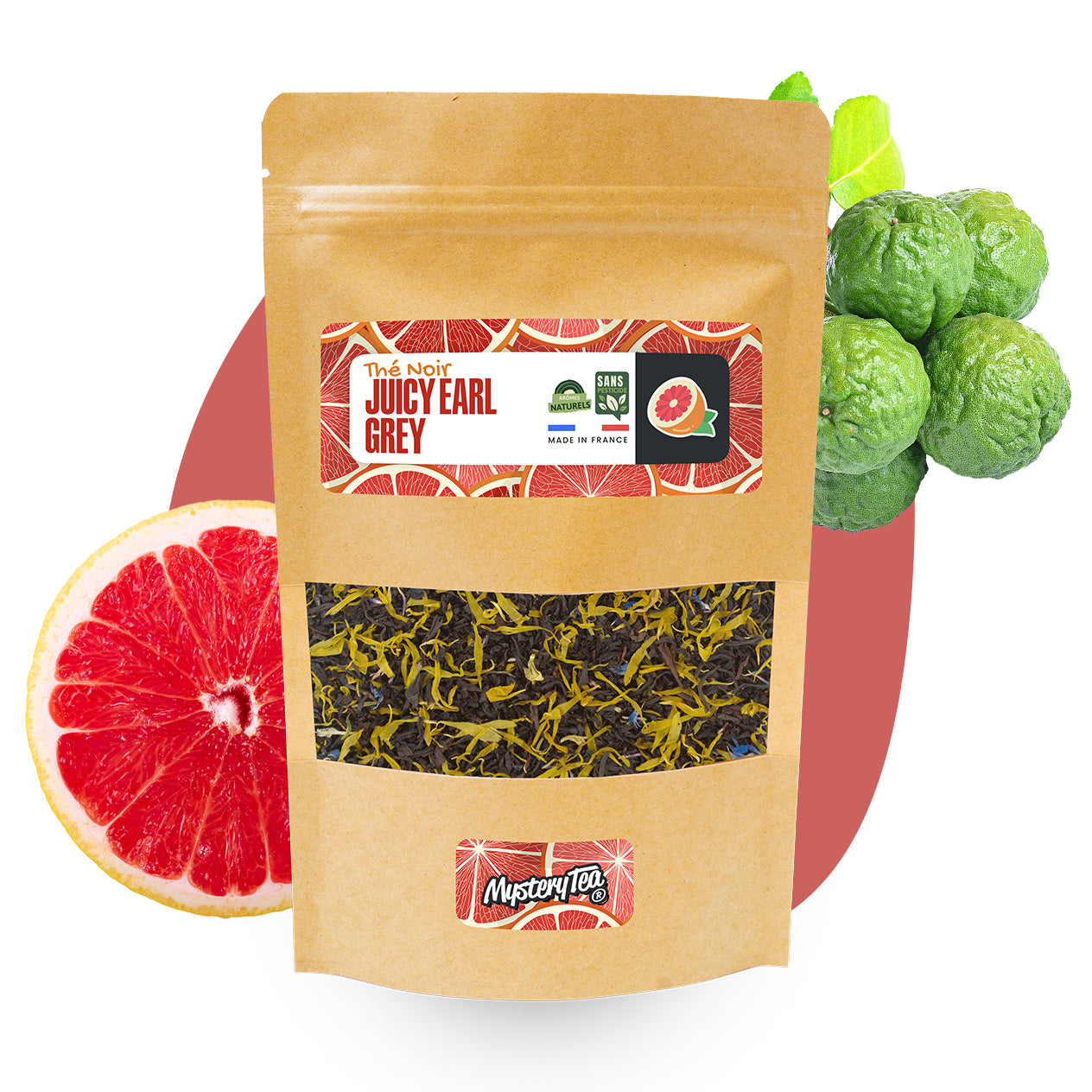 Une tasse de thé noir Earl Grey pamplemousse citron, entourée de fruits frais et de fleurs colorées, évoquant une expérience gustative unique.