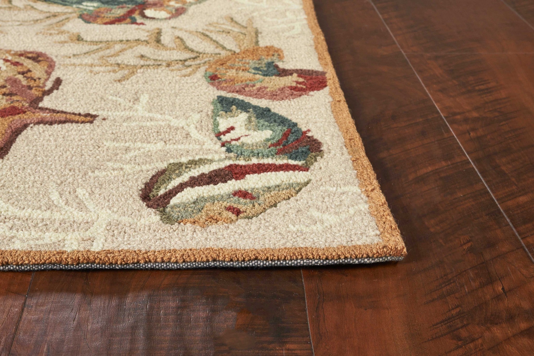 5x7 inches beige area rug featuring corals and shells design, perfect for indoor use in living rooms.
