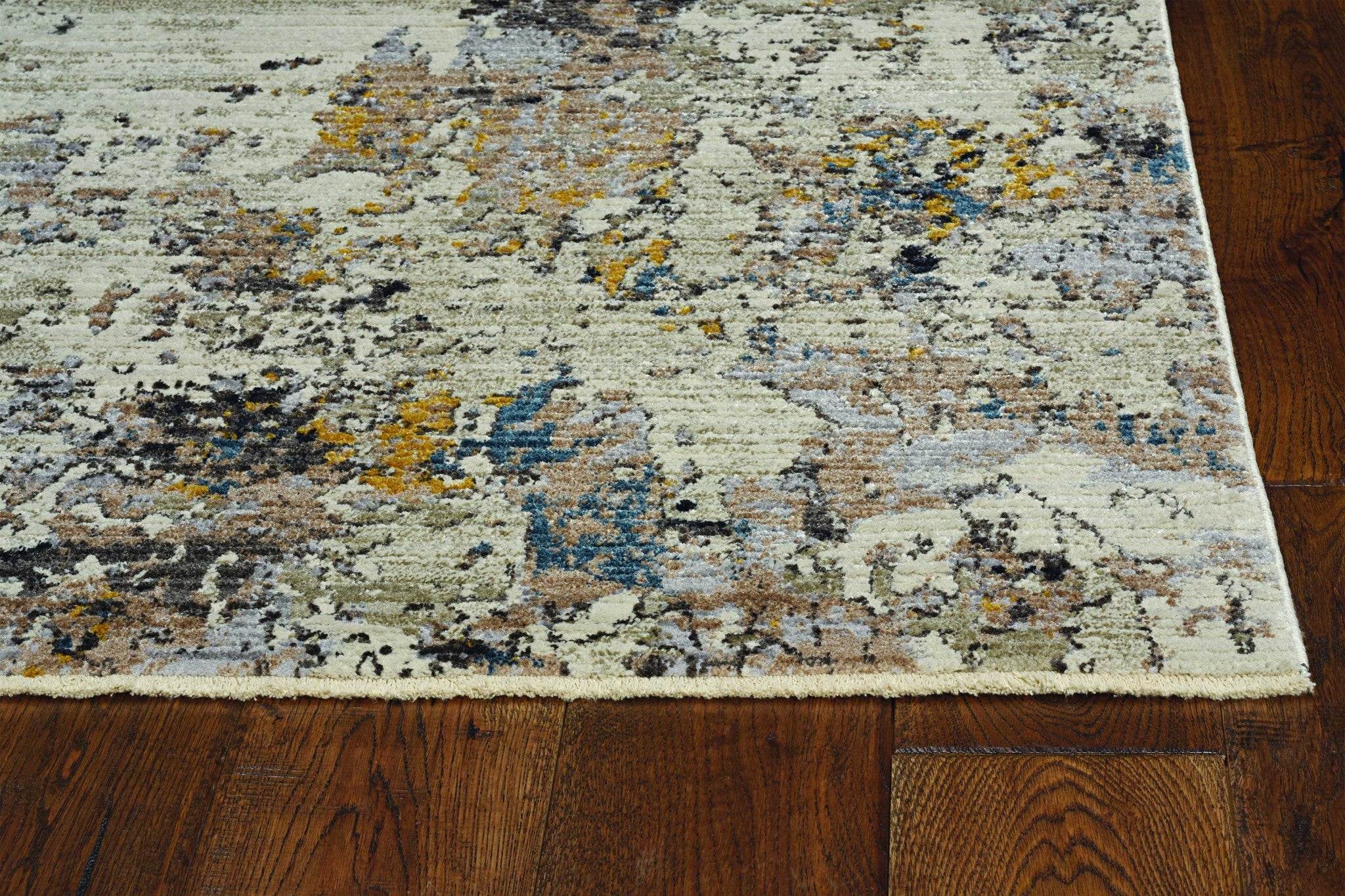 5x7 inches grey hand-loomed traditional floral indoor area rug with unique tonal patterns, crafted from viscose in India.