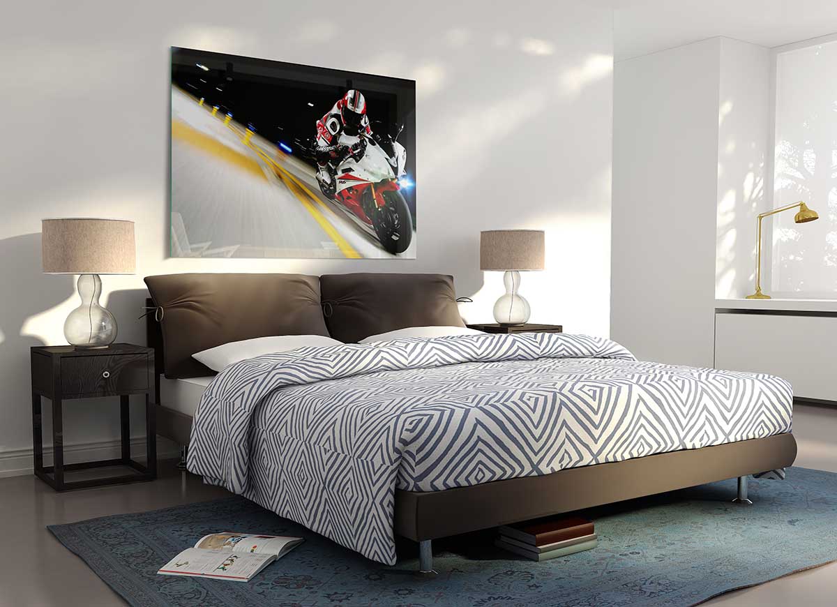 A vibrant glass print featuring the 2007 Yamaha Yzfr6 motorcycle, showcasing its sleek design and modern aesthetics.