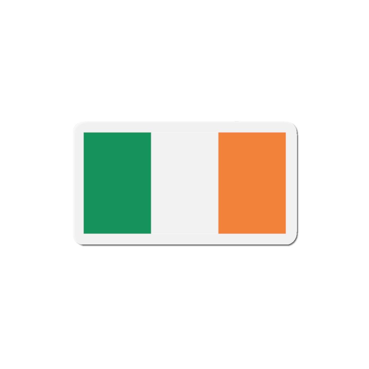 Aimant représentant le drapeau de l'Irlande, fabriqué en résine synthétique, disponible en plusieurs tailles.